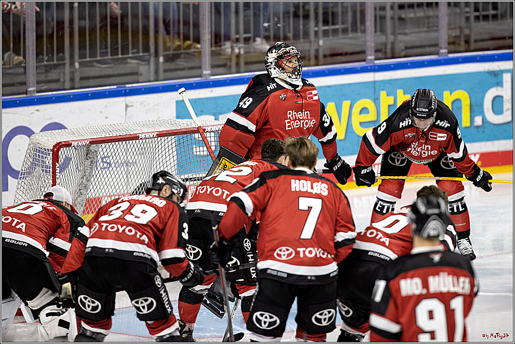 PENNY DEL 1. Playoff Runde;  Koelner Haie - ERC Ingolstadt; Koeln, 05.04.2022
